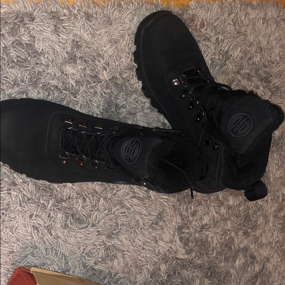 Donghong MENS fur line boots